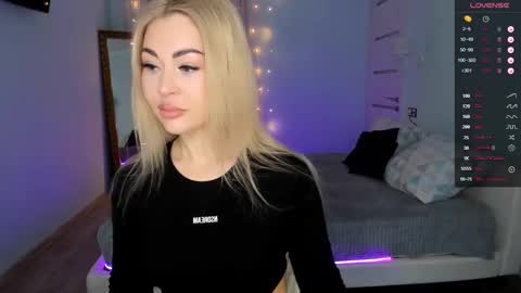 Snapshot of adeleroberts chatting on February 10, 2:08 am Adele online show from February 10, 2:08 am