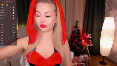 Snapshot of adeleroberts chatting on December 27, 2:14 am Adele online show from December 27, 2:14 am