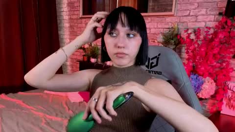 Snapshot of adelicelenoir chatting on October 9, 5:44 am miss Ada online show from October 9, 5:44 am