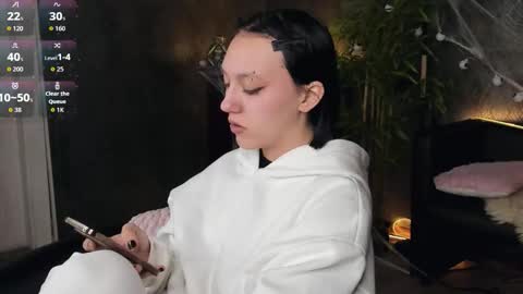 Snapshot of adelicelenoir chatting on October 22, 7:46 am miss Ada online show from October 22, 7:46 am