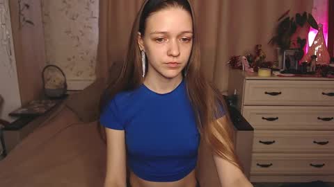 Snapshot of adelin_maxwell chatting on March 9, 11:14 am Lina online show from March 9, 11:14 am
