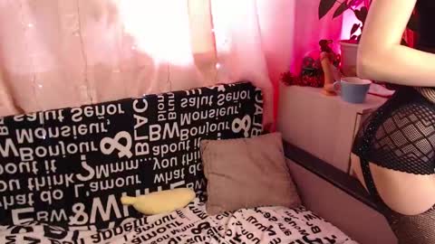 Snapshot of adelin_maxwell chatting on January 24, 8:23 am Lina online show from January 24, 8:23 am
