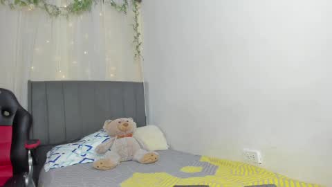 Adeline online show from March 12, 11:33 pm
