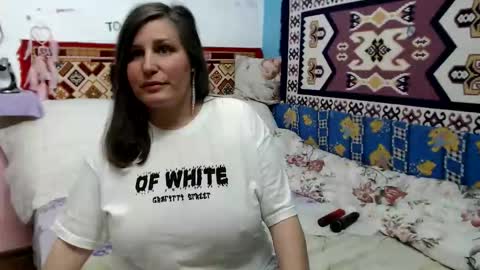 adelinemilf online show from March 25, 12:19 pm