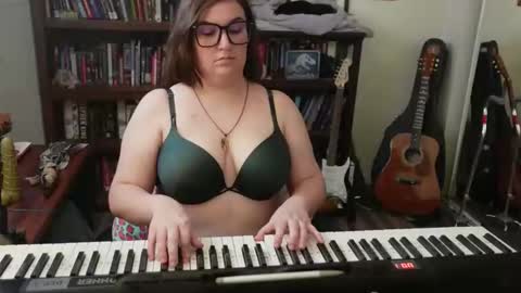 Snapshot of adobe_angel304 chatting on October 24, 11:23 pm adobe_angel304 online show from October 24, 11:23 pm