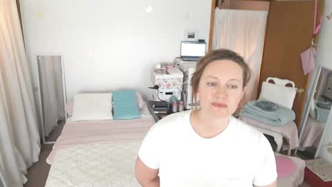 adorable22 online show from June 24, 6:18 pm