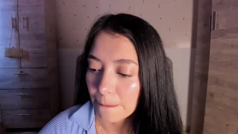 Snapshot of adorabolt chatting on September 19, 8:52 pm Stormi online show from September 19, 8:52 pm