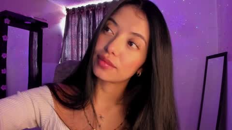 Snapshot of adorabolt chatting on February 21, 7:43 pm Stormi online show from February 21, 7:43 pm