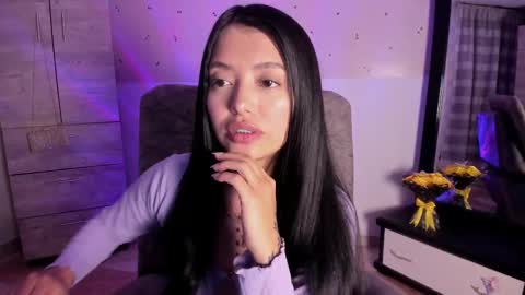 Snapshot of adorabolt chatting on October 1, 12:04 am Stormi online show from October 1, 12:04 am