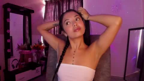 Snapshot of adorabolt chatting on February 27, 7:37 pm Stormi online show from February 27, 7:37 pm