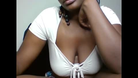adore_booty online show from May 30, 6:11 am