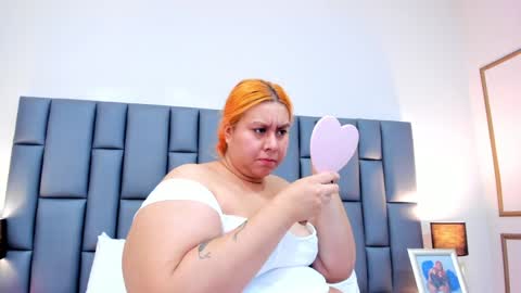 ANDREA PEREZ online show from December 31, 12:25 pm