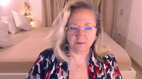 Snapshot of adrena_ chatting on February 26, 4:19 am Cryna online show from February 26, 4:19 am