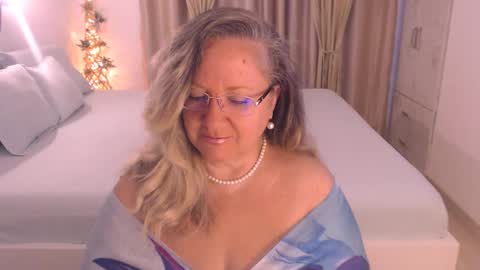 Snapshot of adrena_ chatting on September 24, 4:55 am Cryna online show from September 24, 4:55 am