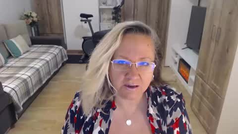 Snapshot of adrena_ chatting on March 11, 5:13 am Cryna online show from March 11, 5:13 am