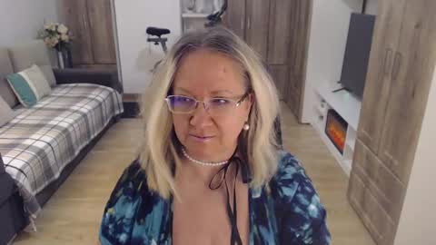 Snapshot of adrena_ chatting on March 12, 5:24 am Cryna online show from March 12, 5:24 am