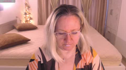 Snapshot of adrena_ chatting on January 22, 12:38 pm Cryna online show from January 22, 12:38 pm