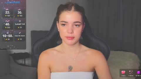 Snapshot of adri_dream chatting on October 19, 2:13 am Adriana online show from October 19, 2:13 am