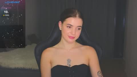 Snapshot of adri_dream chatting on October 30, 1:30 am Adriana online show from October 30, 1:30 am