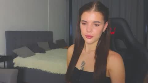 Snapshot of adri_dream chatting on September 20, 9:46 pm Adriana online show from September 20, 9:46 pm