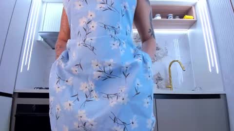 Snapshot of adria_ross chatting on February 21, 12:28 pm Adriana online show from February 21, 12:28 pm