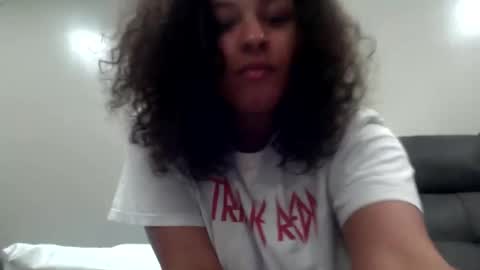 Snapshot of adriana318798 chatting on February 17, 4:53 am Princess Adri online show from February 17, 4:53 am