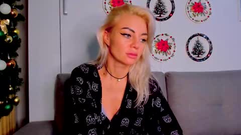 Adriana online show from November 30, 3:27 pm