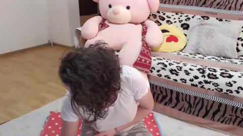 Snapshot of adriana_elvis chatting on February 17, 1:22 pm adriana online show from February 17, 1:22 pm