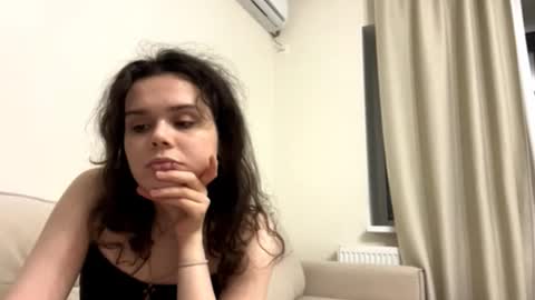 adrianemenoni online show from November 18, 4:19 pm