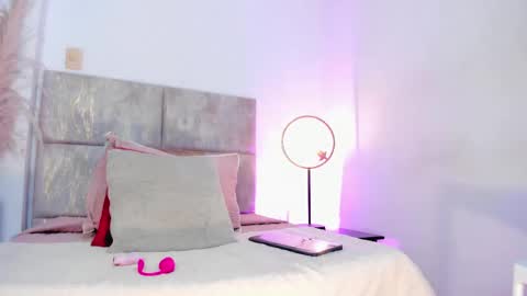 Snapshot of aelinduvalier chatting on October 22, 7:41 pm aelinduvalier online show from October 22, 7:41 pm