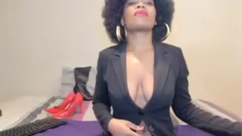 AfricanSquirtQueen online show from June 17, 7:10 am