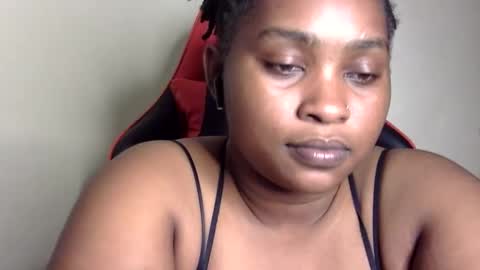 Snapshot of african001 chatting on October 30, 8:10 pm stella online show from October 30, 8:10 pm