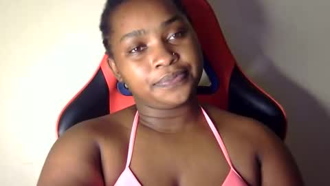 Snapshot of african001 chatting on October 14, 11:29 pm stella online show from October 14, 11:29 pm