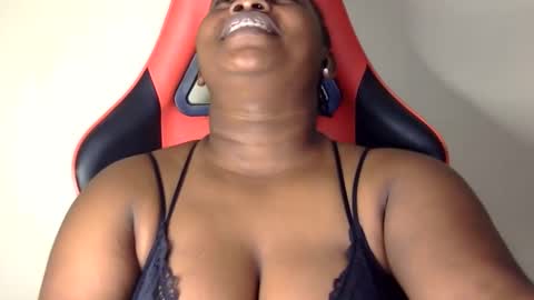 Snapshot of african001 chatting on October 1, 2:27 am stella online show from October 1, 2:27 am