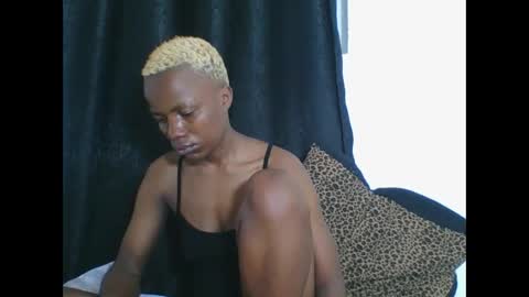 Snapshot of africanprincess24 chatting on October 20, 12:35 am PHOEBE online show from October 20, 12:35 am