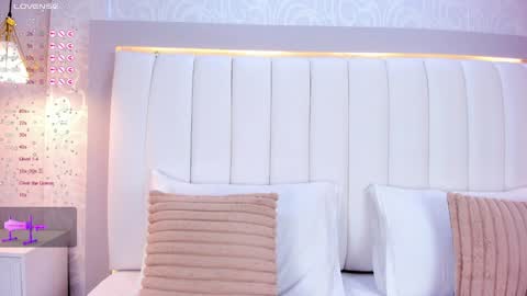 Snapshot of afrodytasky chatting on December 24, 12:00 pm A F R O D I T A online show from December 24, 12:00 pm