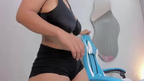 Snapshot of agata18_ chatting on October 29, 1:04 pm A G A T A  online show from October 29, 1:04 pm