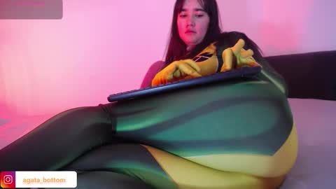 Snapshot of agata_bolton chatting on November 1, 11:41 pm Agata online show from November 1, 11:41 pm