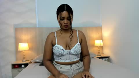 Agata Ortiz online show from February 2, 11:30 am