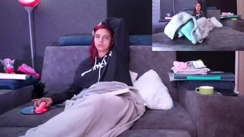 Snapshot of agatacollinsss chatting on October 9, 12:48 am Agata Collinss online show from October 9, 12:48 am