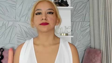 Snapshot of agatadelphine_mr chatting on October 6, 1:06 pm Agatadelphine online show from October 6, 1:06 pm