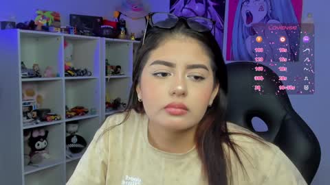 Snapshot of agatha_riccie chatting on December 5, 7:05 am Cat online show from December 5, 7:05 am