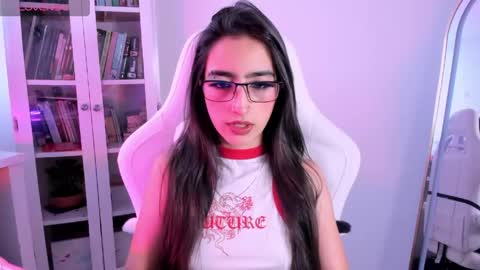 agathablair4 online show from May 25, 7:35 pm