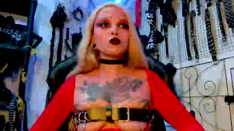 Snapshot of agathamoonn chatting on February 19, 8:52 pm Agatha Fox online show from February 19, 8:52 pm