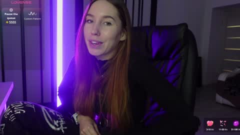 Snapshot of agelina_summer chatting on December 23, 9:29 pm Agelina Lilly Laura online show from December 23, 9:29 pm