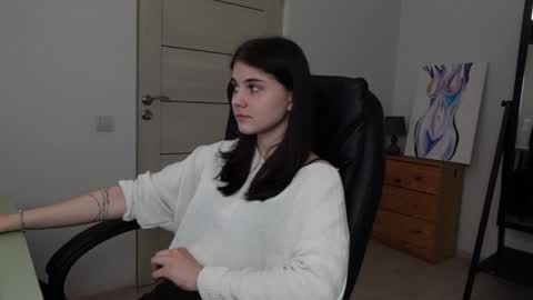 Snapshot of agelina_summer chatting on December 29, 2:00 pm Agelina Lilly Laura online show from December 29, 2:00 pm
