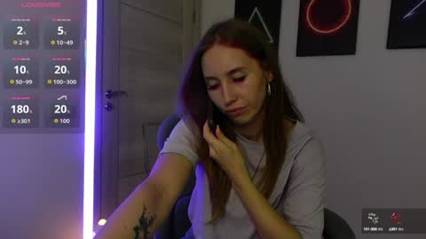 Snapshot of agelina_summer chatting on September 11, 1:33 pm Agelina Lilly Laura online show from September 11, 1:33 pm