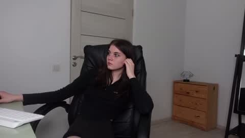 Snapshot of agelina_summer chatting on January 19, 1:21 am Agelina Lilly Laura online show from January 19, 1:21 am