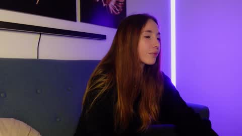 Snapshot of agelina_summer chatting on January 25, 7:05 pm Agelina Lilly Laura online show from January 25, 7:05 pm