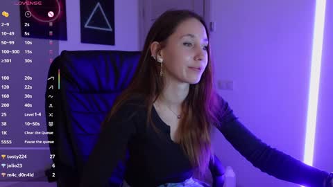 Snapshot of agelina_summer chatting on March 5, 11:38 pm Agelina Lilly Laura online show from March 5, 11:38 pm